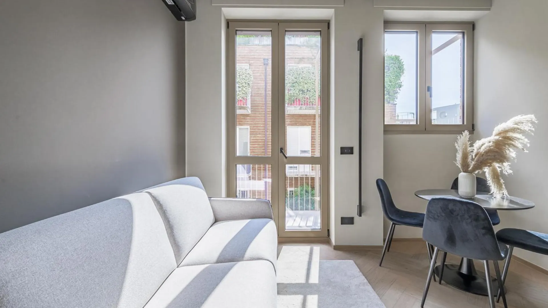 Luxury Suite Nel Cuore Di Milano 0*, Milan